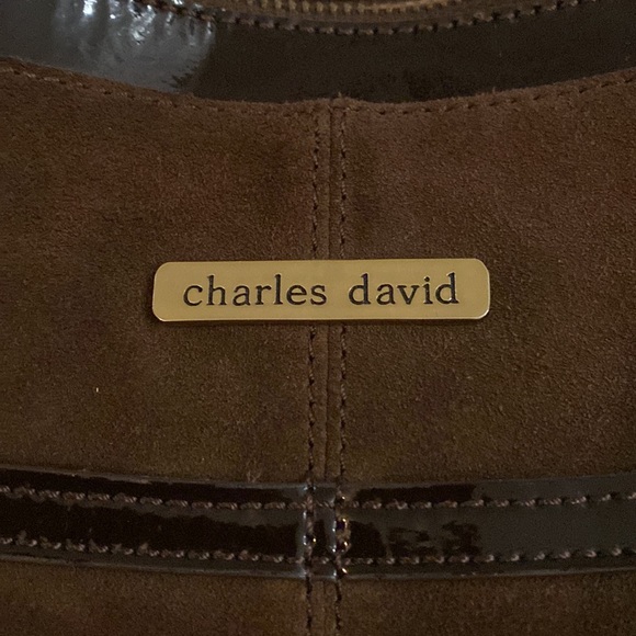 Charles David Chocolate Brown Suede /Patent Leather Handgag. - Picture 3 of 4